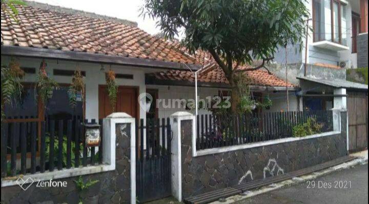 Rumah Lama Terawat di Komplek Margahayu Raya Bandung Dekat Metro 1