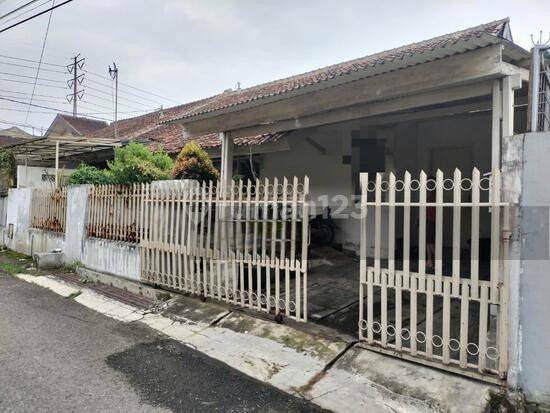 Jual Rumah Siap Huni di Komplek Sayap Soekarno Hatta 2