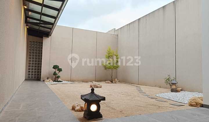 Rumah Lux Gaya American Classic di Mekar Wangi