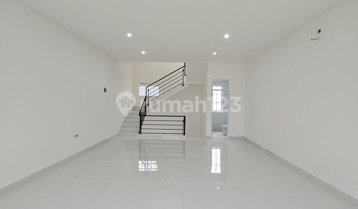 Nice 4-Story Shophouse Ready for Use in Taman Kopo Indah 1