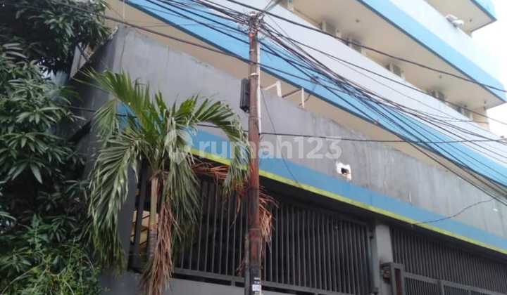 Dijual Rumah Kost 60 Kamar Toman Jakarta Barat - YNI