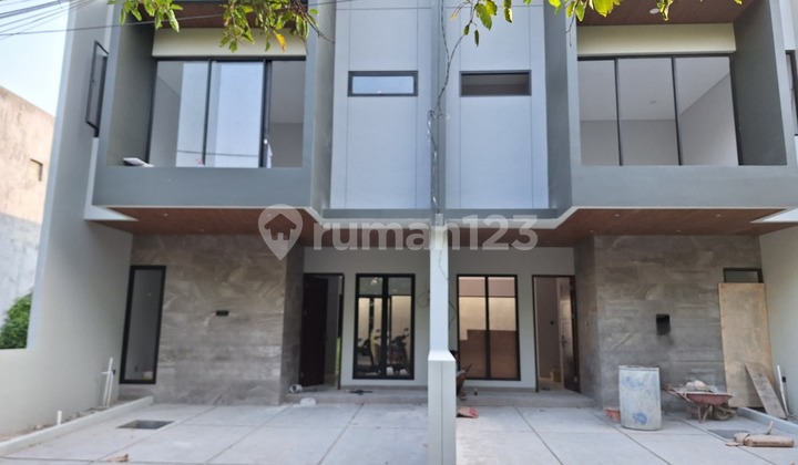 Rumah Brand New Hadap Selatan 2 Lantai Banyo Raya Kelapa Gading