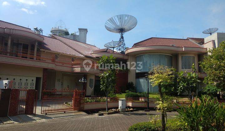 Rumah mewah di Bukit gading villa
Tampak siring 1