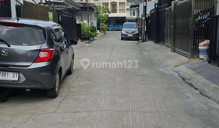 Rumah Jual Cepat 3 Lantai Minimalis Tinggi Dari Jalan Kelapa Gading 9