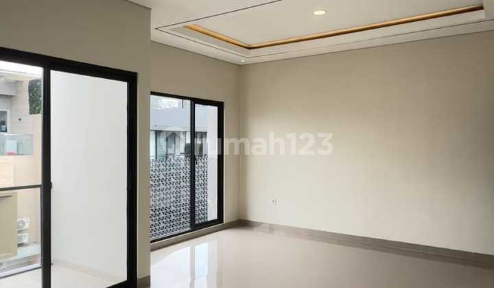 Atlanta Cluster ready to occupy, nice, 3 floors 2