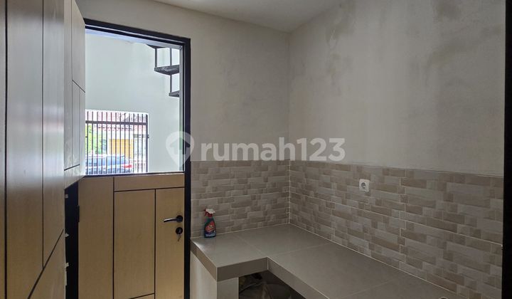 Bromo Park Lippo Karawaci ready to occupy, fully furnished, with a private swimming pool, near mall, school. 2