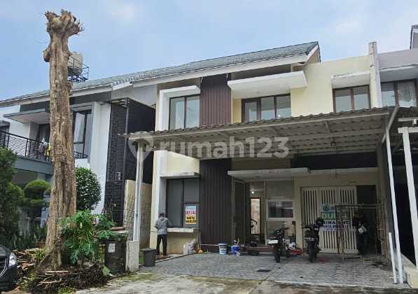 For sale in Pasadena, new smart home, ready to move in.