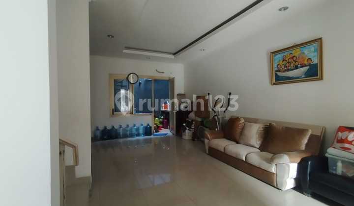 Rumah 2 Lantai Di Kelapa Sawit