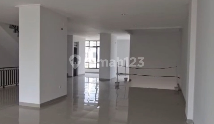 Two-Front Row Shophouse 4 Floors Sedayu City Two-Front Row Shophouse 4 Floors Sedayu City