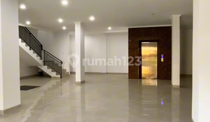 3 New Adjoined Shophouses With 5 Floors At Hibrida Raya