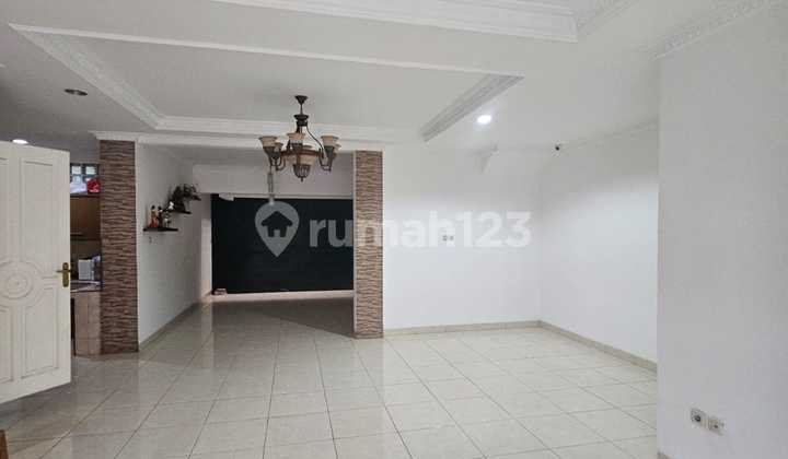 Rumah Siap Huni 2 Lantai Terawat Rapi Bersih Di Gading Kirana 2