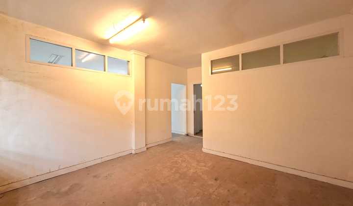 Two-Storey Twin Shophouse with Ample Parking in Pegangsaan Dua Two-Storey Twin Shophouse with Ample Parking in Pegangsaan Dua