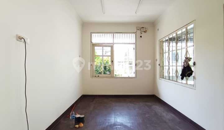 Rumah 2 Lantai Sudah Renovasi Di Janur Elok