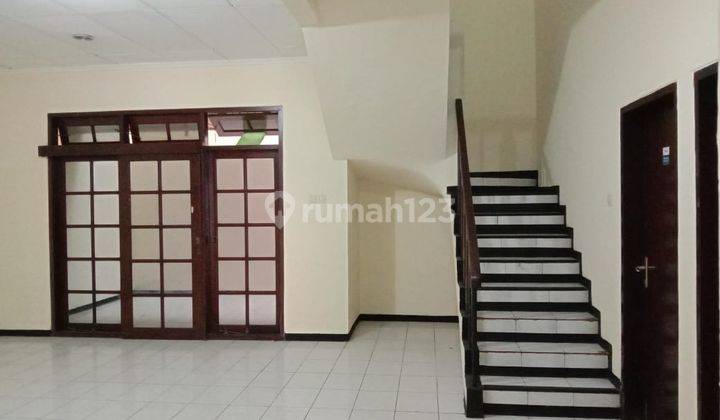 Disewakan Rumah 2 Lantai Di Janur Indah Kelapa Gading  1