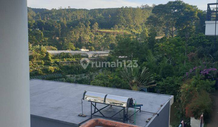 Villa cantik view gunung villa istana bunga Lembang  2