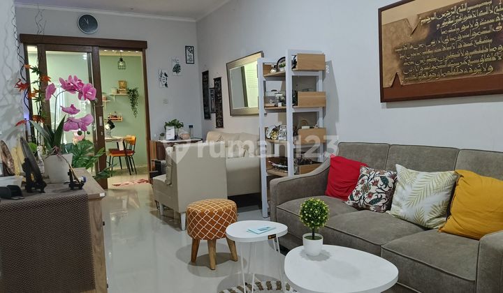 Minimalist house in Ubud Sariwangi housing complex, Bandung 2