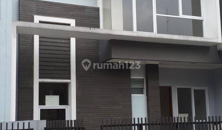 Rumah cantik minimalis setrasari dekat ke mainrod sutami bandung  1