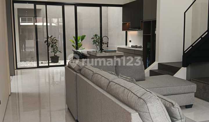 Rumah Full Renovation Furnished Kota Baru Parahyangan Bandung 2