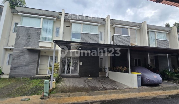Semi-Furnished 2-Story House in Setra Duta, Bandung