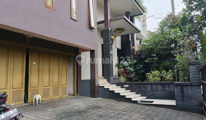 Rumah Mewah  Di Komplek Setraduta Bandung 1