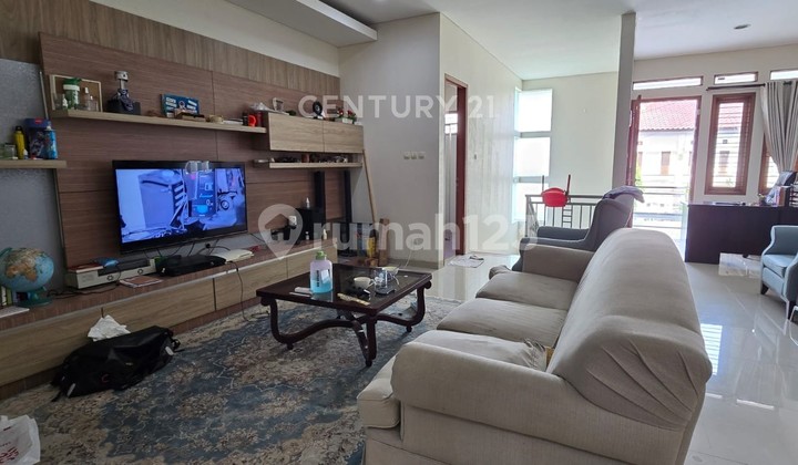 Rumah Minimalis 2 Lantai di Setrawangi Bandung