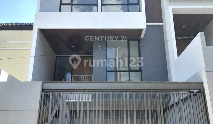 Rumah 2 Lantai di Komplek Setraduta Bandung Rumah 2 Lantai di Komplek Setraduta Bandung