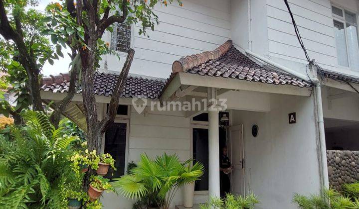 Rumah Lama Terawat Di Pejaten Barat Jakarta 1