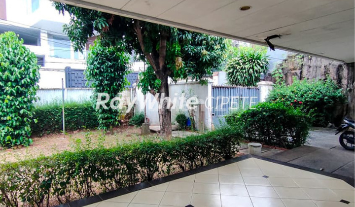 Rumah Lama Hitung Tanah Di Kemang Selatan