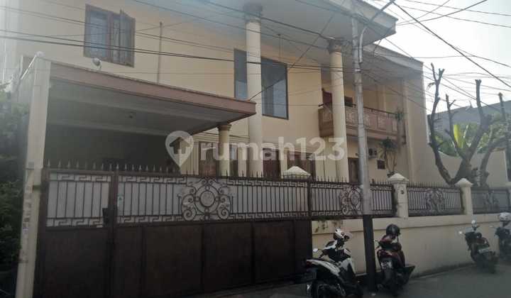 Rumah Terawat Di Area Mampang Jakarta Selatan