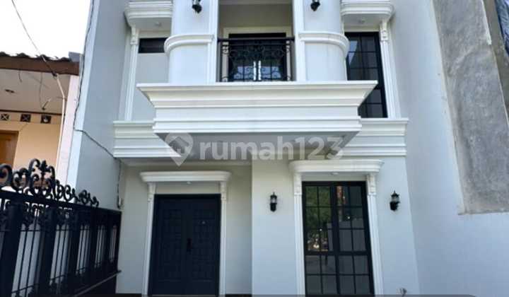 Rumah Brandnew Modern Classic Dalam Komplek Di Jagakarsa