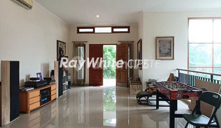 Beautiful House Ready to Occupy in a Cluster in Bintaro Sector 9