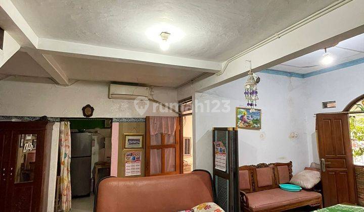 Dijual Rumah Tua Terawat Area Jakarta Selatan  1