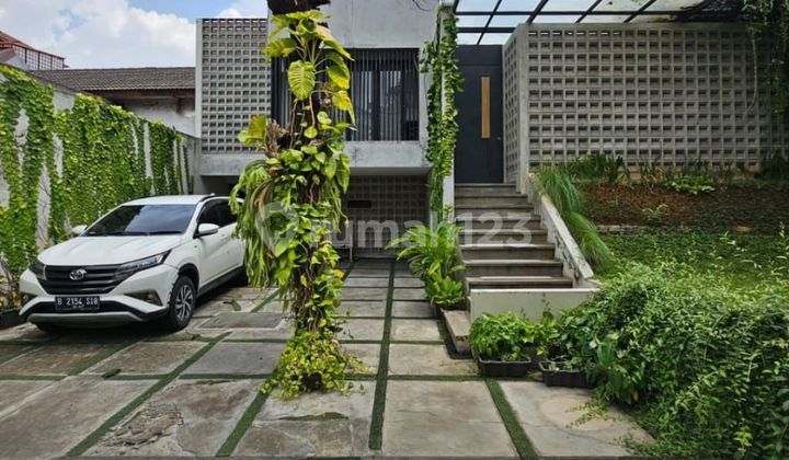 Rumah Cantik Area Kebayoran Baru 