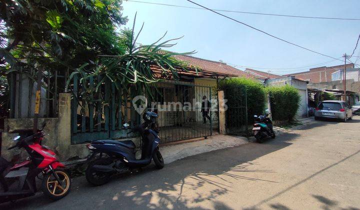 Rumah tua hitung tanah dekat kampus 1