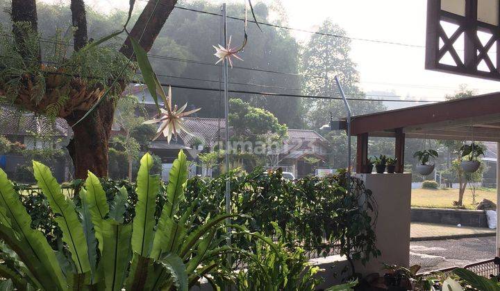 Rumah asri depan taman di dalam komplek jalan pesantren cimahi 1