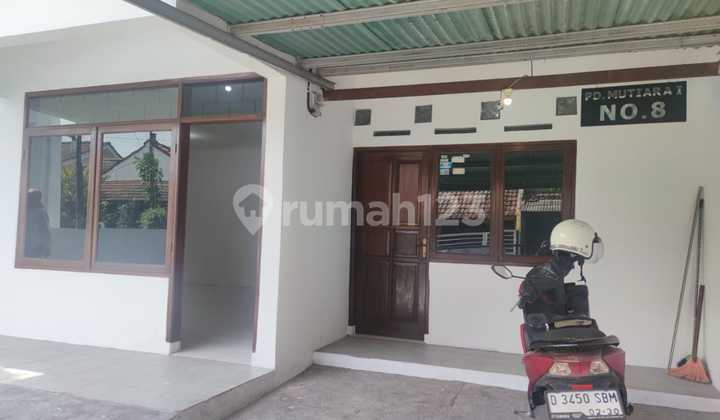 For Sale Ready-to-Use House in Cibabat, North Cimahi, Location Within a Complex 2