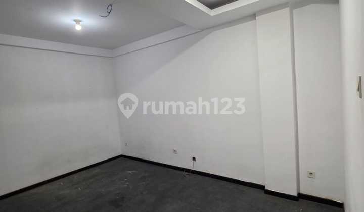 For Sale Ready-to-Use Shop House at Paskal Hyper Square 2