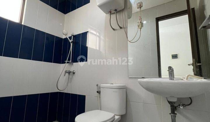 Rumah Bagus 2 Lantai Di Komplek Elit Setraduta 2