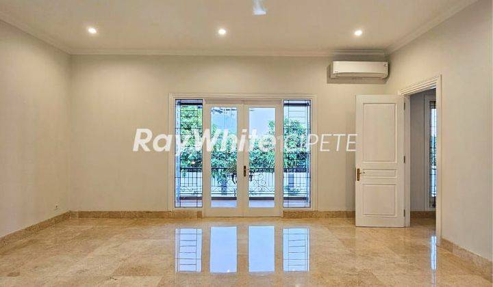 Rumah Cantik Baru Renovasi dalam Townhouse  2