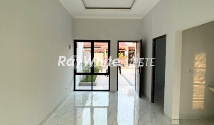 Dijual  Rumah Brandnew Dalam Townhouse Di Tanah Baru Beji Jakarta Selatan 2