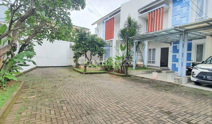 Rumah Furnished 2 Lt Siap Huni Dalam Kompleks di Kampung Rambutan. Dekat Terminal Dan Lrt. 1