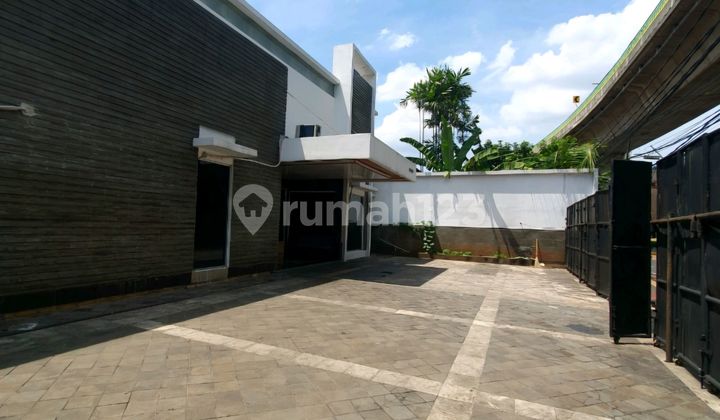 Gedung Kantor di Kebayoran Baru. 500M Dari St MRT