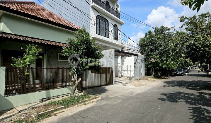 Rumah Full Renovasi 2 Lt Dalam Komplek di Bona Indah Lebak Bulus