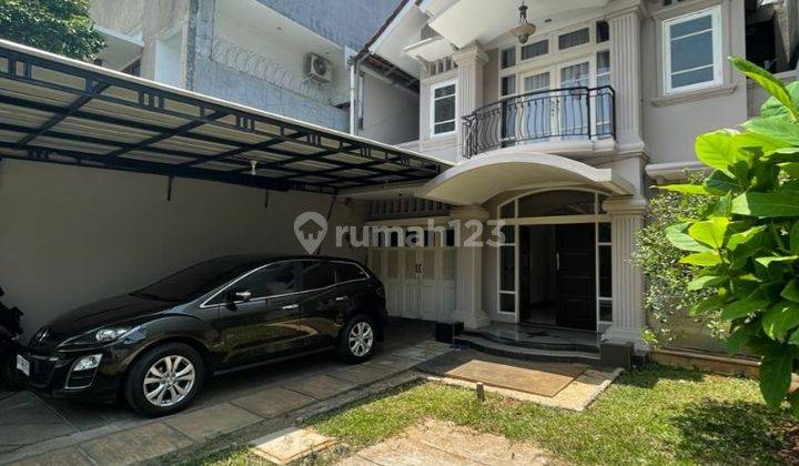 Rumah Cantik 2 Lt Di Kebayoran Lama. Akses Bagus. Tidak Banjir 2