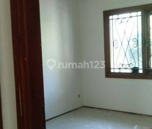 Rumah Mewah 2 Lantai Setraduta Siap Huni  2