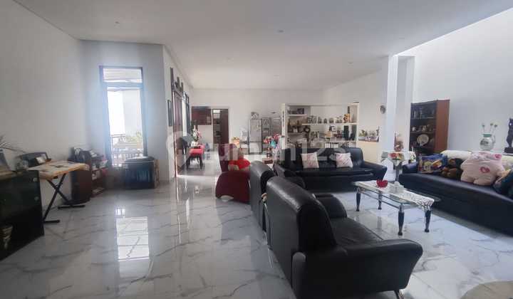 For Sale Building Suitable for Business Center Strategic Location For Sale Building Suitable for Business Center Strategic Location