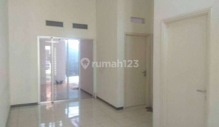 Disewa rumah KBP 1 lantai siap huni dengan lokasi nyaman 1