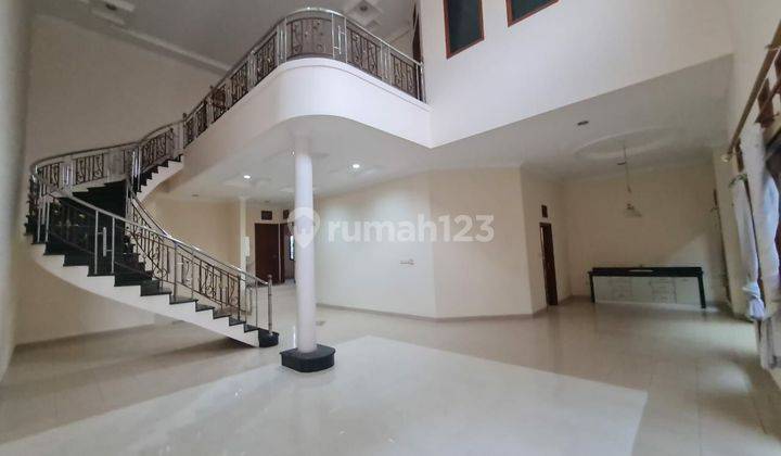 Dijual Cepat Rumah Mewah Setraduta Kondisi Terawat 1