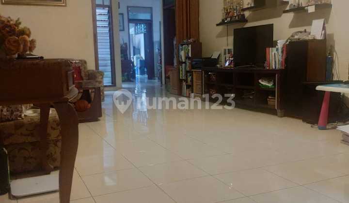 Rumah Tengah Kota Cocok Untuk Usaha Dan Rumah Tinggal Rumah Tengah Kota Cocok Untuk Usaha Dan Rumah Tinggal