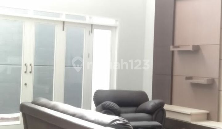 Rumah bagus minimalis modern Semi Furnished 